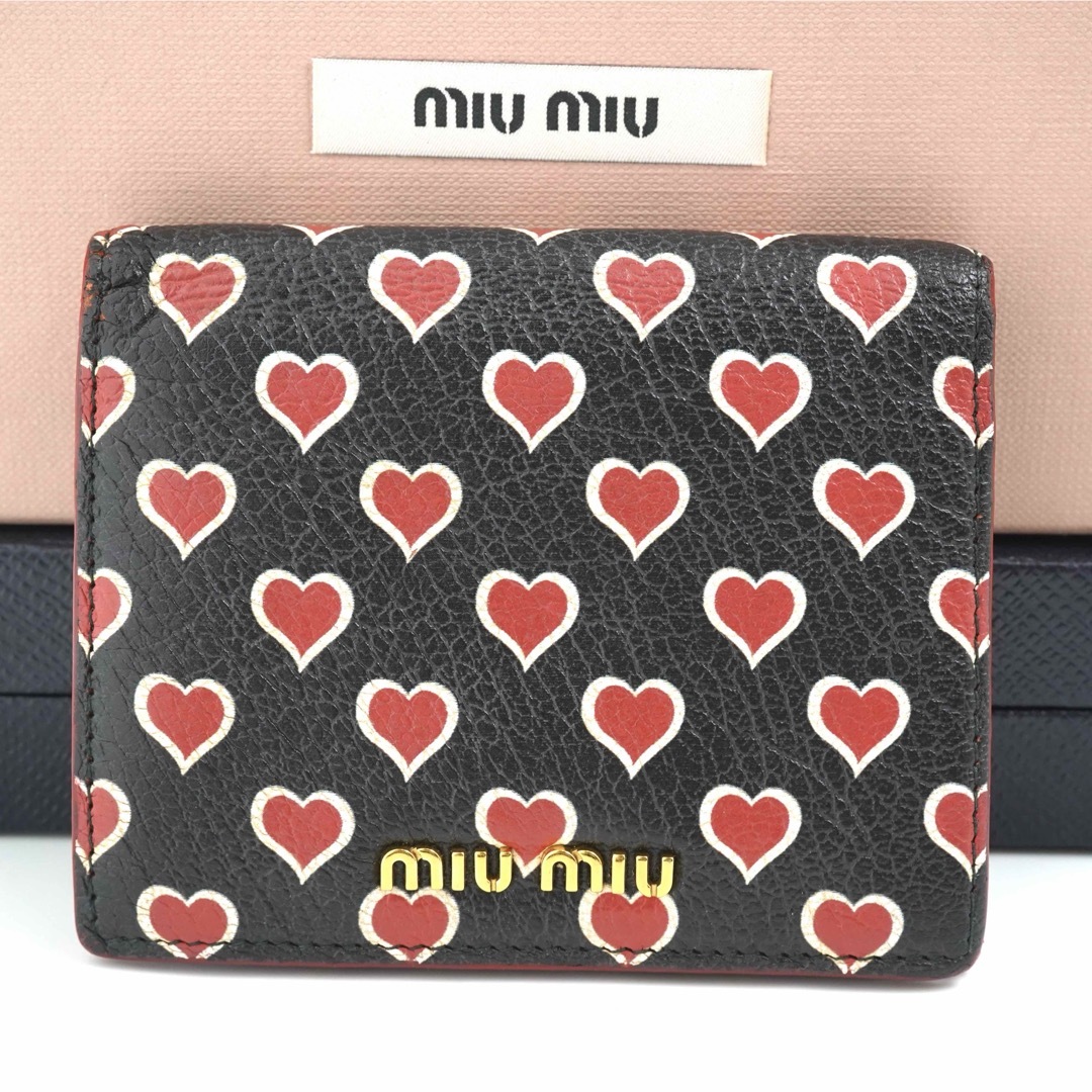 【極美品】【極美品】miumiu  ハート　バレンタイン　ミュウミュウ　二つ折り