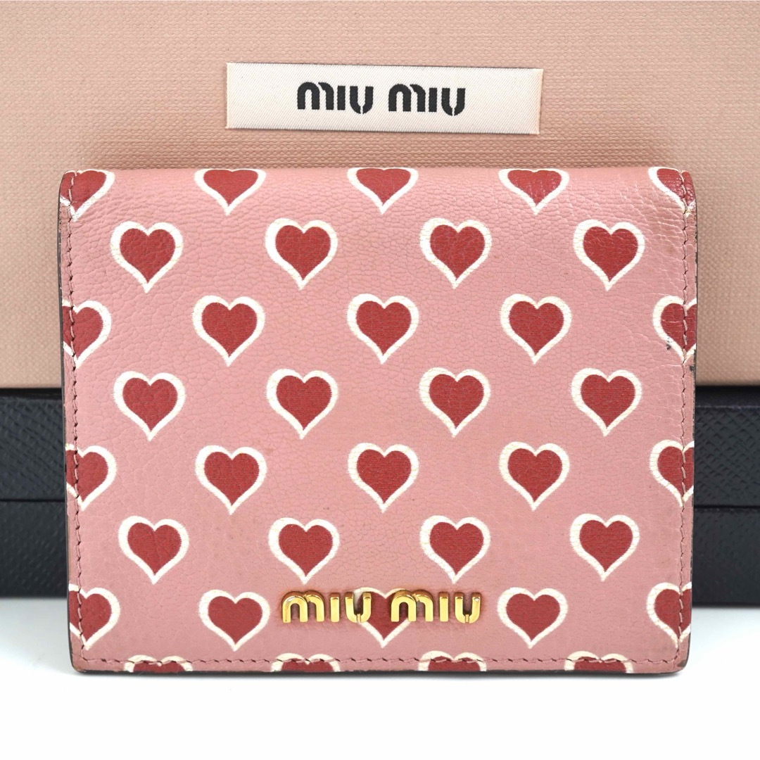 【極美品】miumiu  ハート　バレンタイン　ミュウミュウ　二つ折り