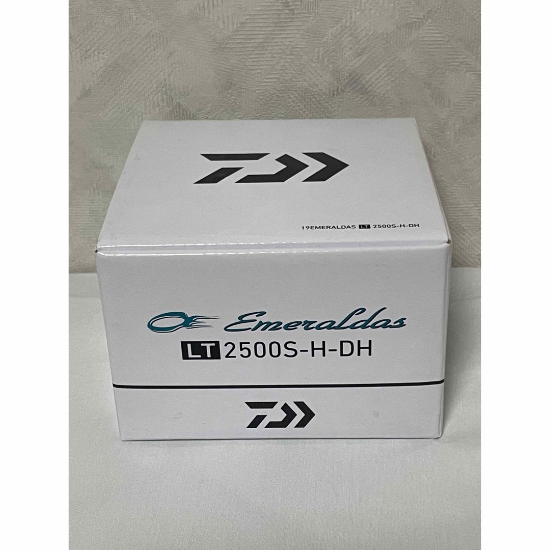 【新品】ダイワ スピニングリール エメラルダス LT 2500S-H-DHリール