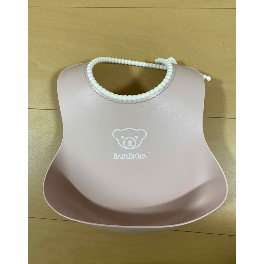 BABYBJORN(ベビービョルン)の[ベビービョルン] スタイ ベビービョルン　パウダーピンク キッズ/ベビー/マタニティの授乳/お食事用品(お食事エプロン)の商品写真