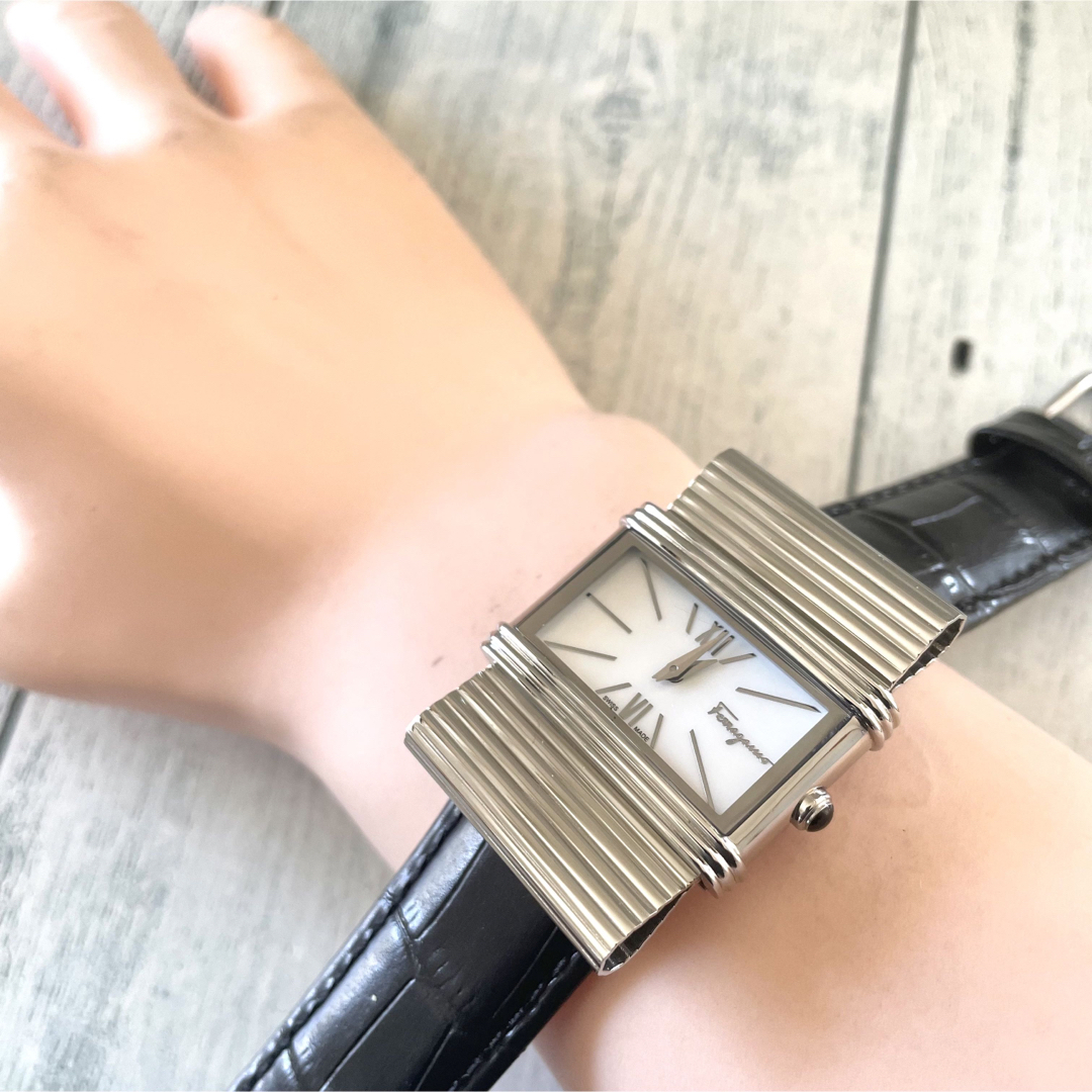 【美品】Salvatore Ferragamo フェラガモ 腕時計 F69