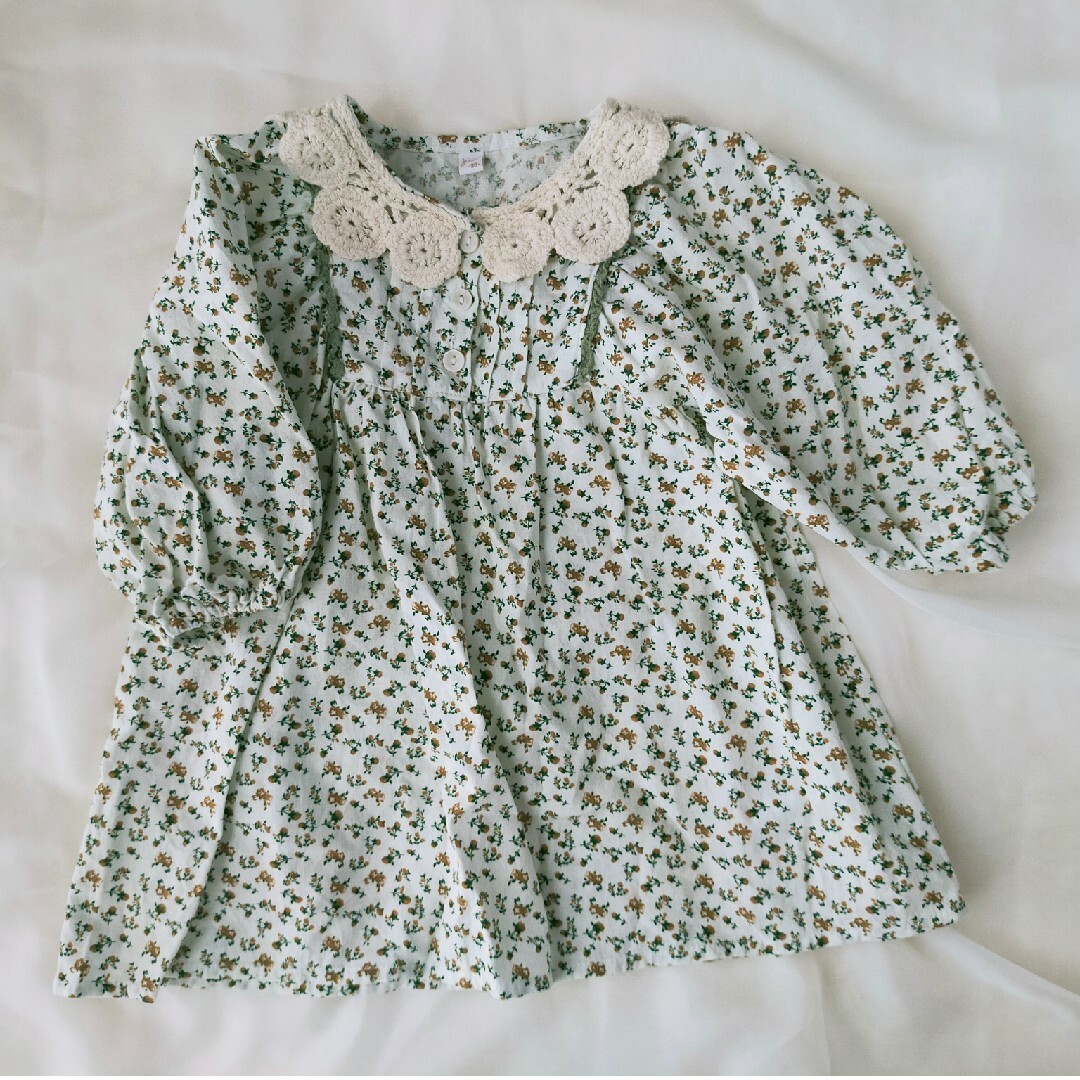 しまむら(シマムラ)のベビー　花柄ワンピース　90size キッズ/ベビー/マタニティのベビー服(~85cm)(ワンピース)の商品写真