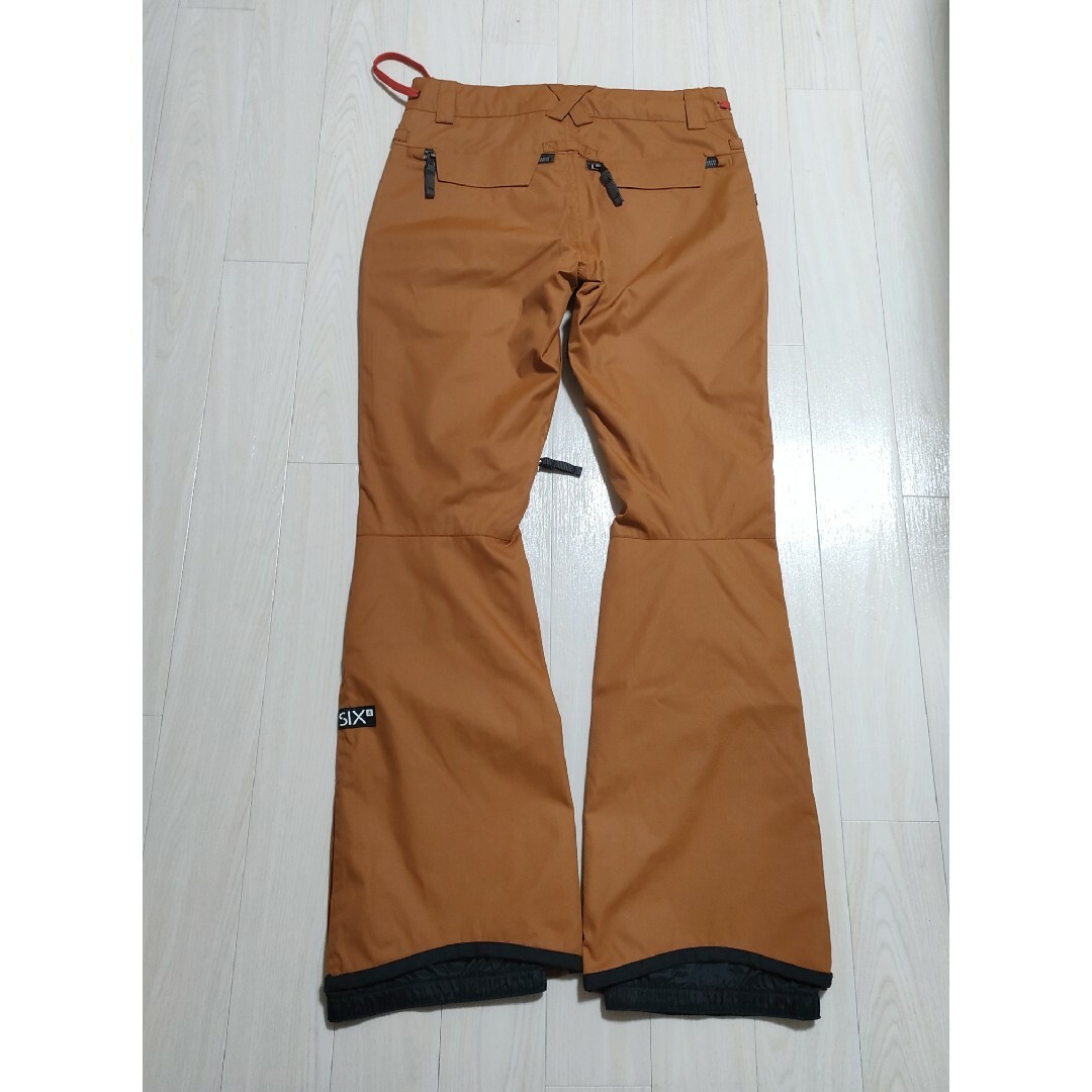新品未使用のBURTON スノーボードパンツ