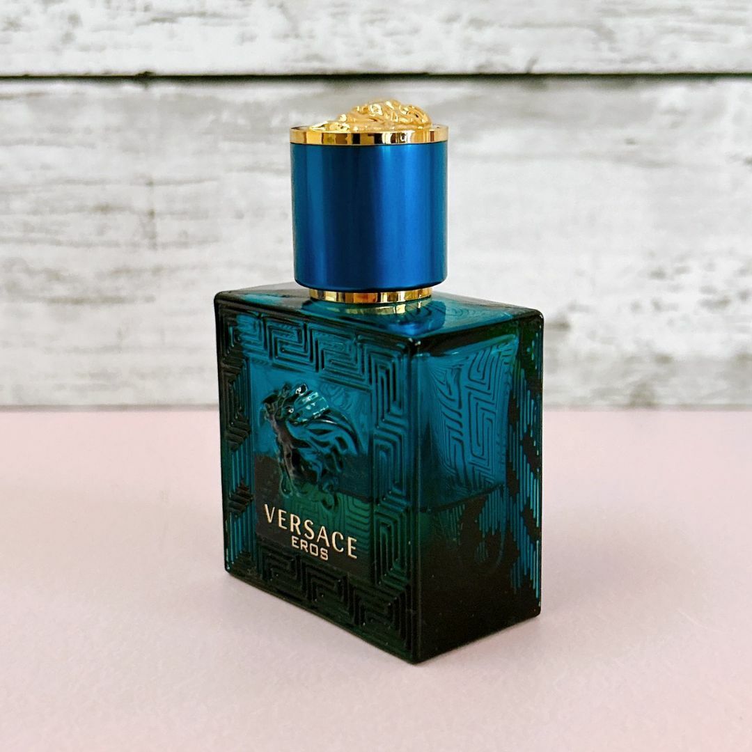 VERSACE - ヴェルサーチ エロス 香水 VERSACE ヴェルサーチェ 30ml ...