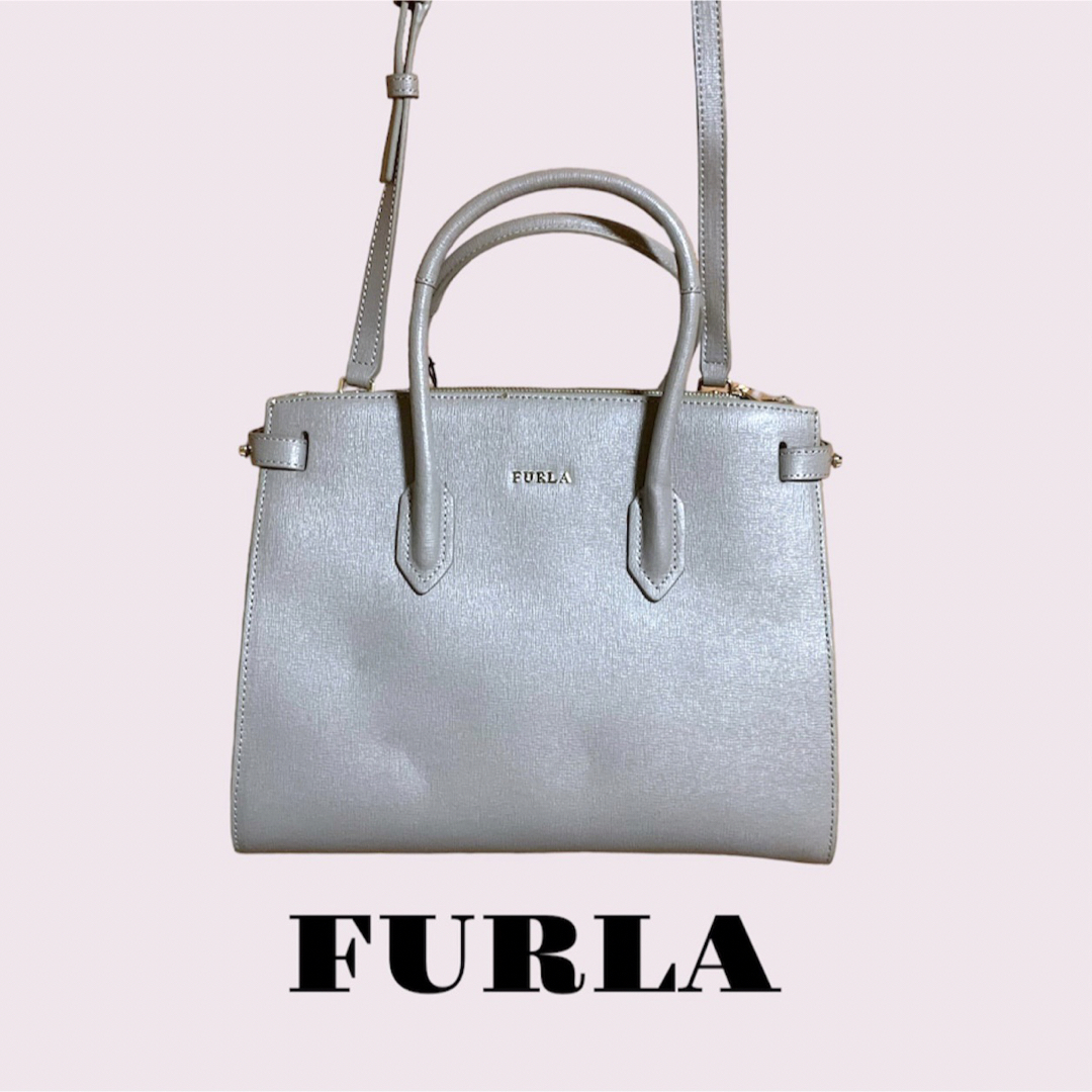 FURLA（フルラ）2wayバッグ　ショルダーつき　ベージュ