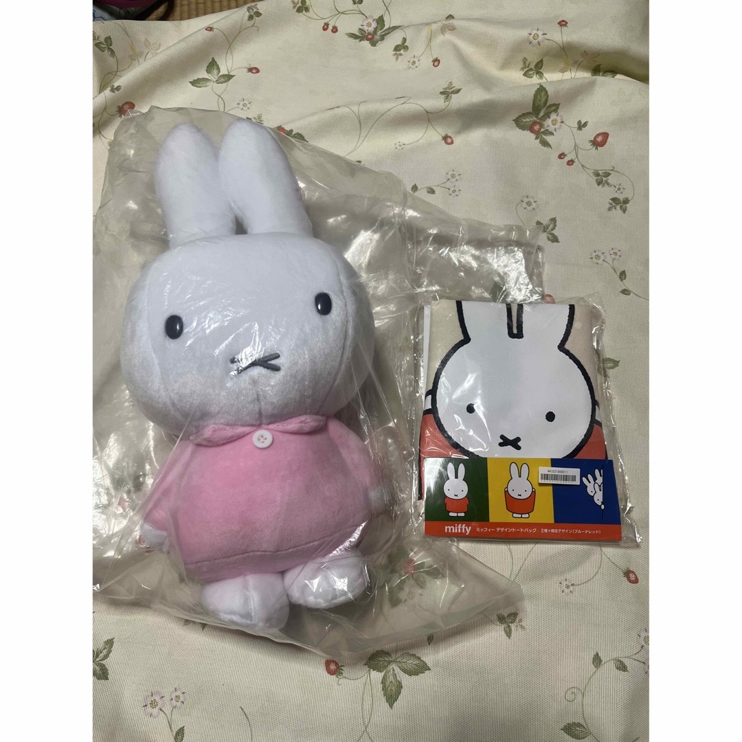 miffy(ミッフィー)の♡非売品・プライズ♡ミッフィー♡特大サイズぬいぐるみ＆デザイントートバッグ♡ エンタメ/ホビーのおもちゃ/ぬいぐるみ(キャラクターグッズ)の商品写真