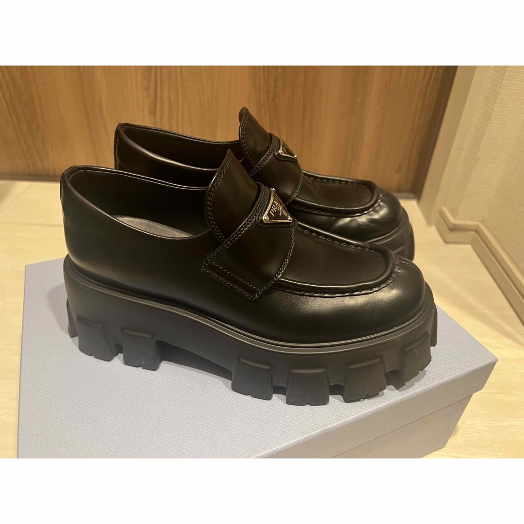 PRADA - PRADA モノリス ブラッシュドレザー ローファー36.5の通販 by