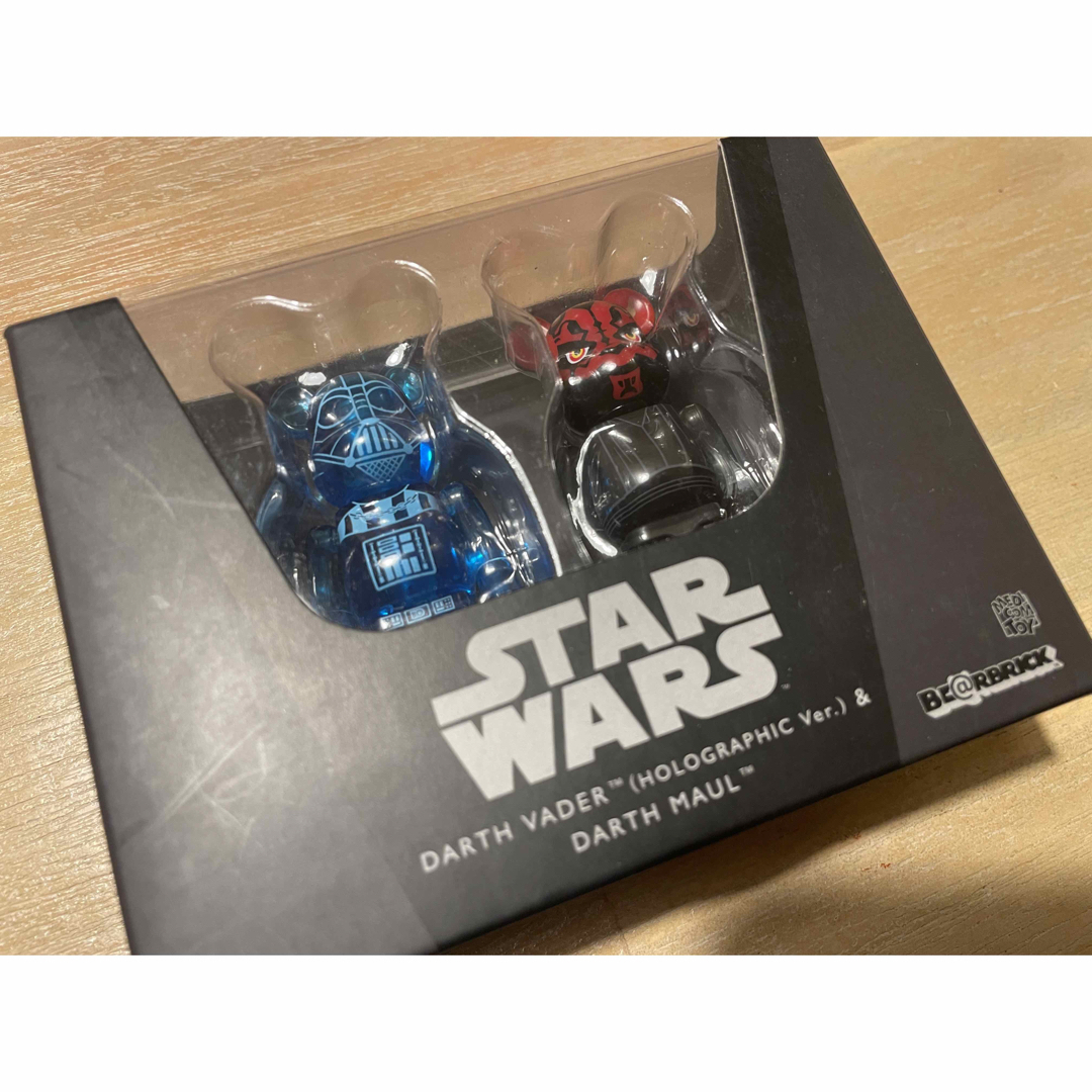 BE@RBRICK(ベアブリック)のBE@RBRICK  DARTH VADER & DARTH MAUL 100% エンタメ/ホビーのフィギュア(その他)の商品写真