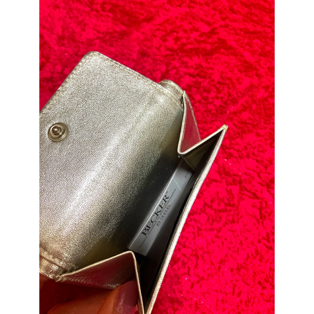 ベッカー社（BECKER） 極小財布　シルバー レディースのファッション小物(財布)の商品写真