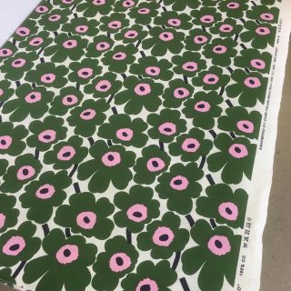 マリメッコ(marimekko)のマリメッコ生地、人気のミニウニッコ柄の新色、145cm×50cm(生地/糸)