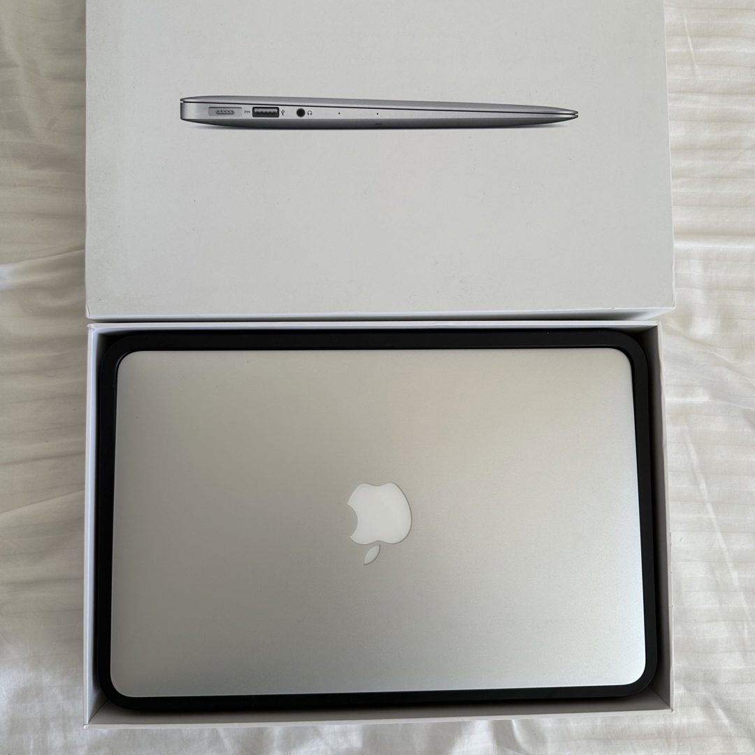 【10/28〜11/6配送不可】MacBookAir 11インチ 2014年
