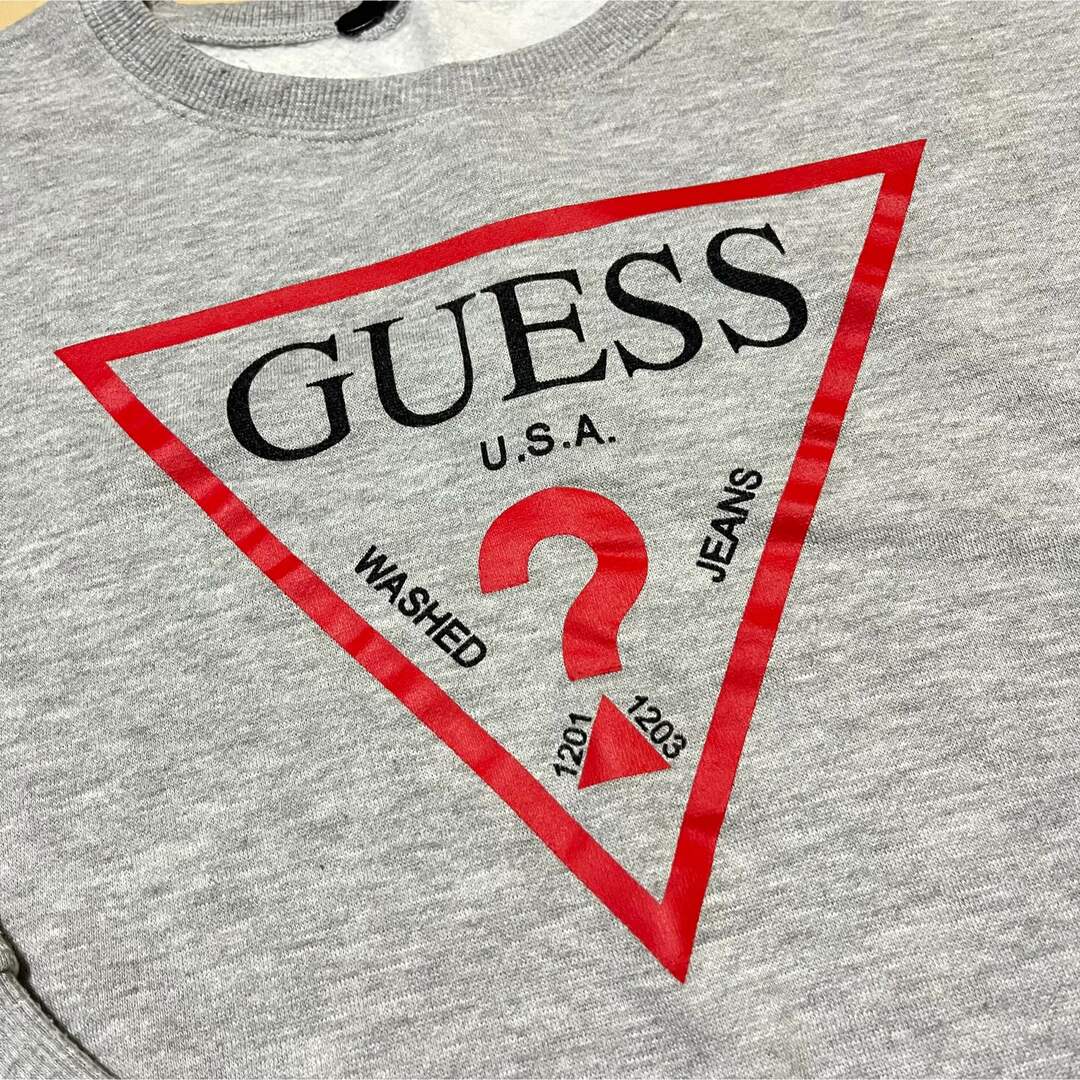 GUESS(ゲス)の美品　GUESSトレーナー レディースのトップス(トレーナー/スウェット)の商品写真