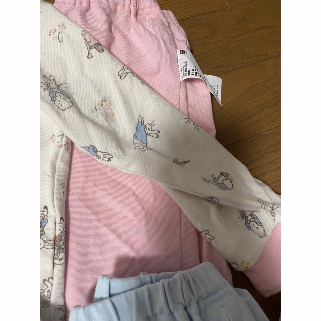 UNIQLO(ユニクロ)のユニクロ　ピーターラビット　パジャマ キッズ/ベビー/マタニティのキッズ服女の子用(90cm~)(パジャマ)の商品写真