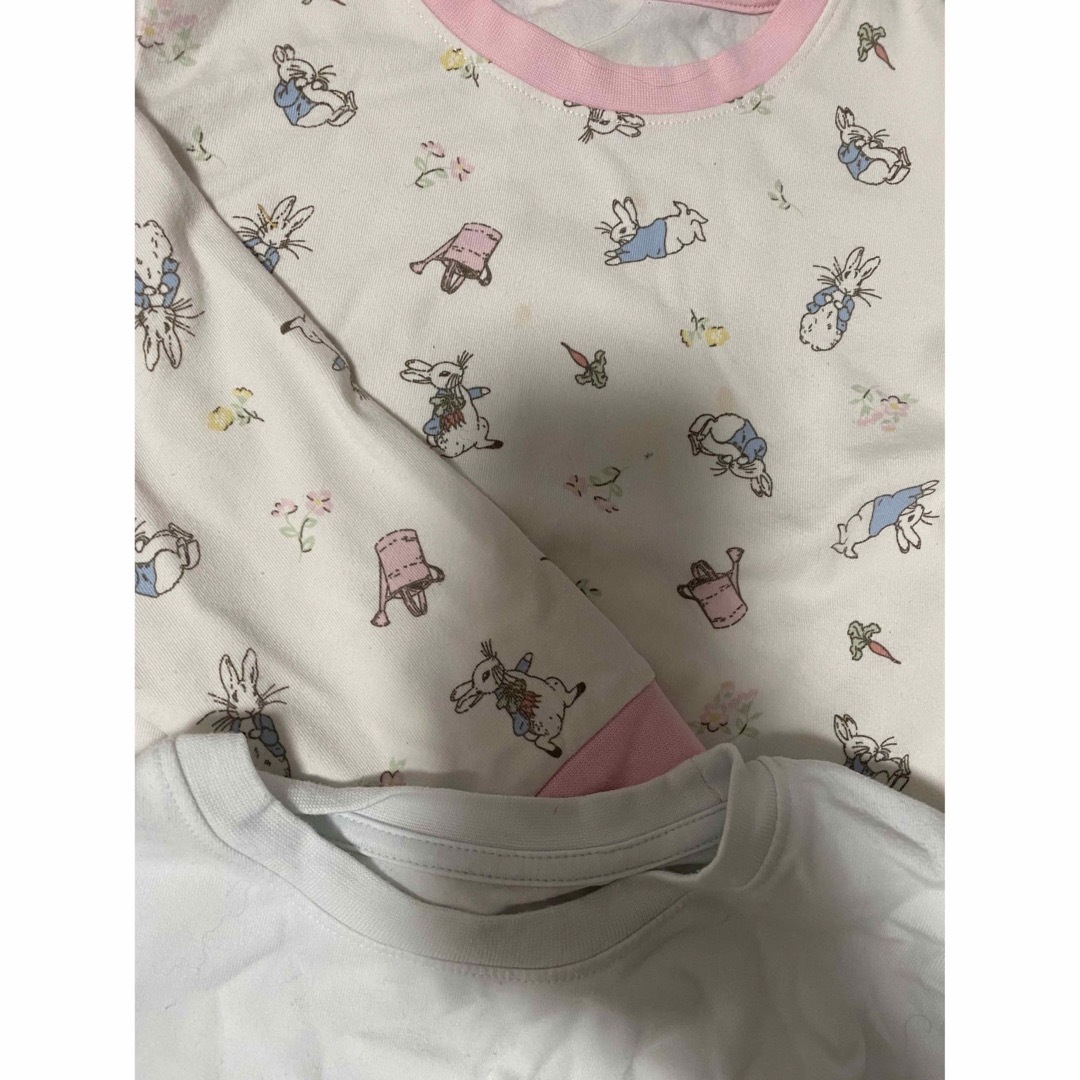 UNIQLO(ユニクロ)のユニクロ　ピーターラビット　パジャマ キッズ/ベビー/マタニティのキッズ服女の子用(90cm~)(パジャマ)の商品写真