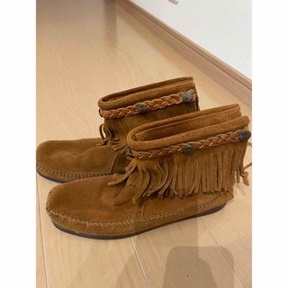 ミネトンカ(Minnetonka)のMinnetonka×earth  バックジップブーツ　M ブラウン (ブーツ)