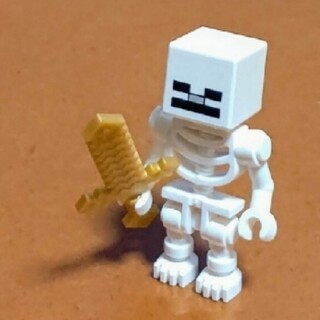 レゴ(Lego)のレゴ★マイクラ ホワイトスケルトン 金の剣 新品 人気 残少(キャラクターグッズ)