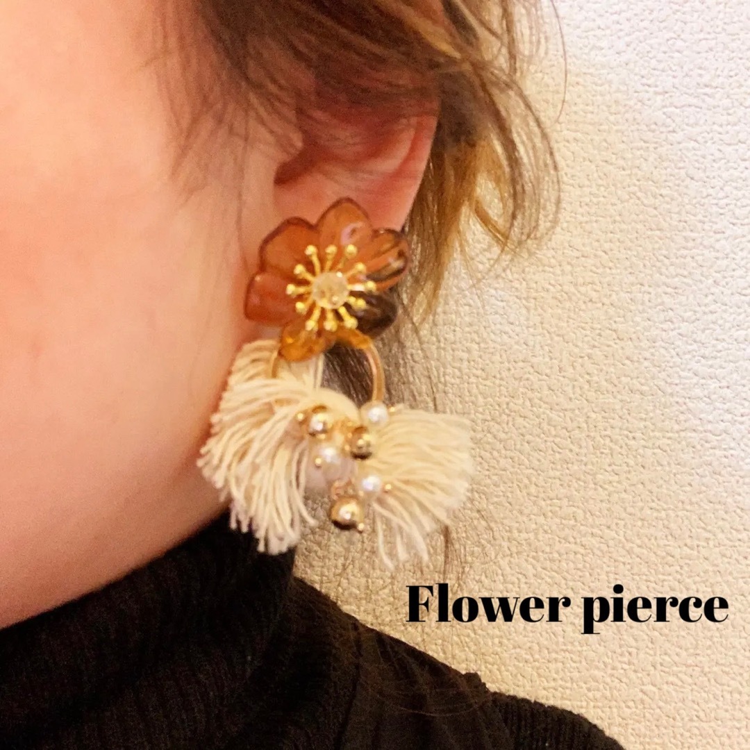 処分SALE‼️brown flower pierce レディースのアクセサリー(ピアス)の商品写真