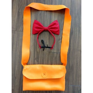 ハンドメイド　魔女子さん　オレンジのショルダーバッグと赤のリボンヘアバンド(小道具)