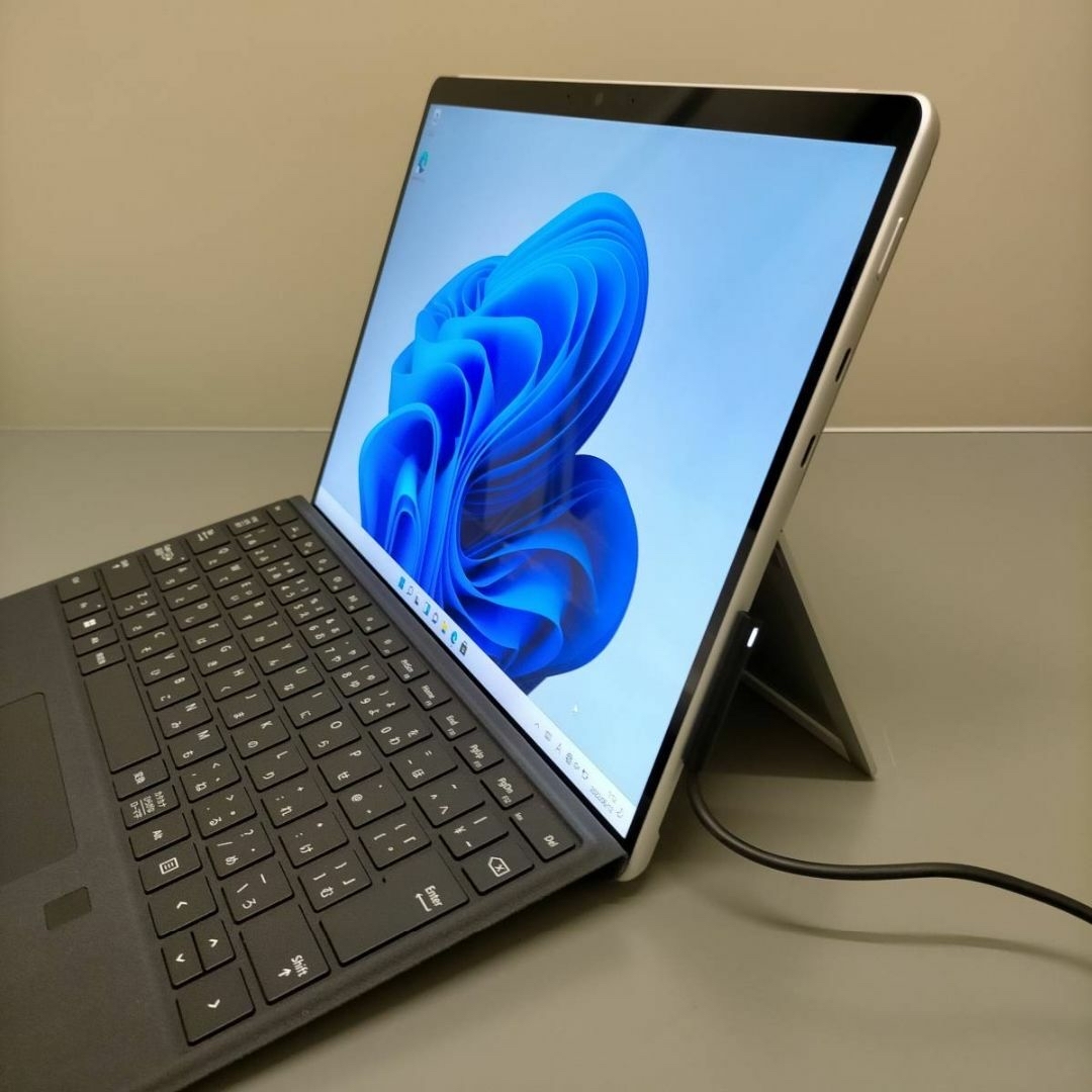 美品 Surface Pro 8 プラチナ キーボード付 オフィス無 スマホ/家電/カメラのPC/タブレット(タブレット)の商品写真