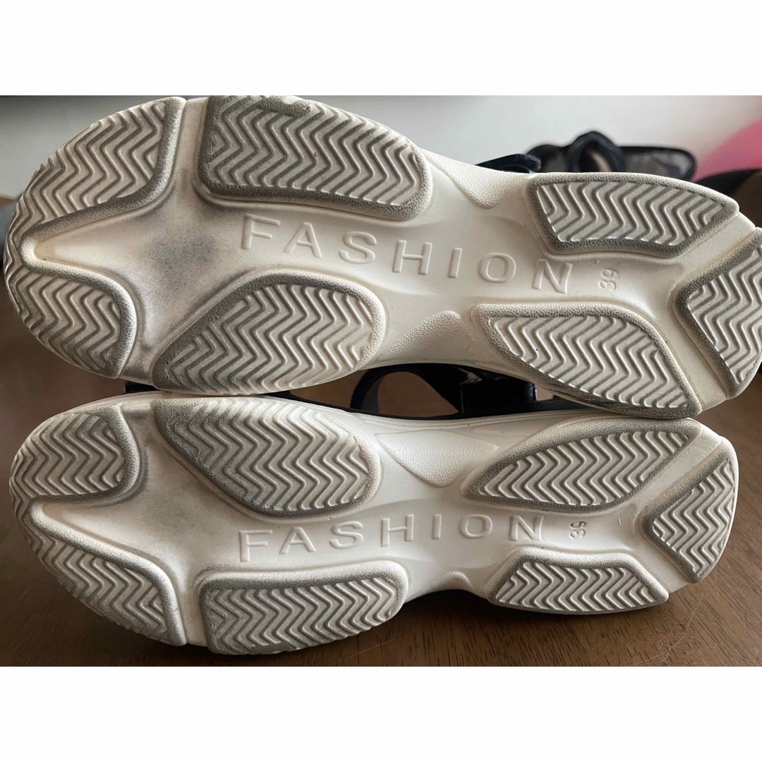 レディース スポーツサンダル 厚底 黒 白 XL レディースの靴/シューズ(サンダル)の商品写真