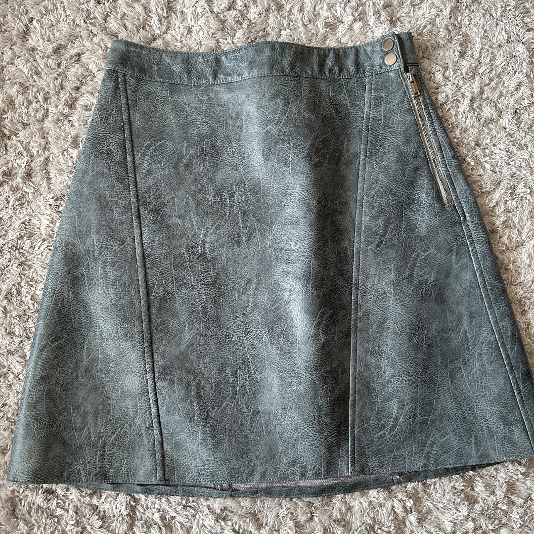 ZARA(ザラ)のZARA BASIC レザースカート レディースのスカート(ミニスカート)の商品写真