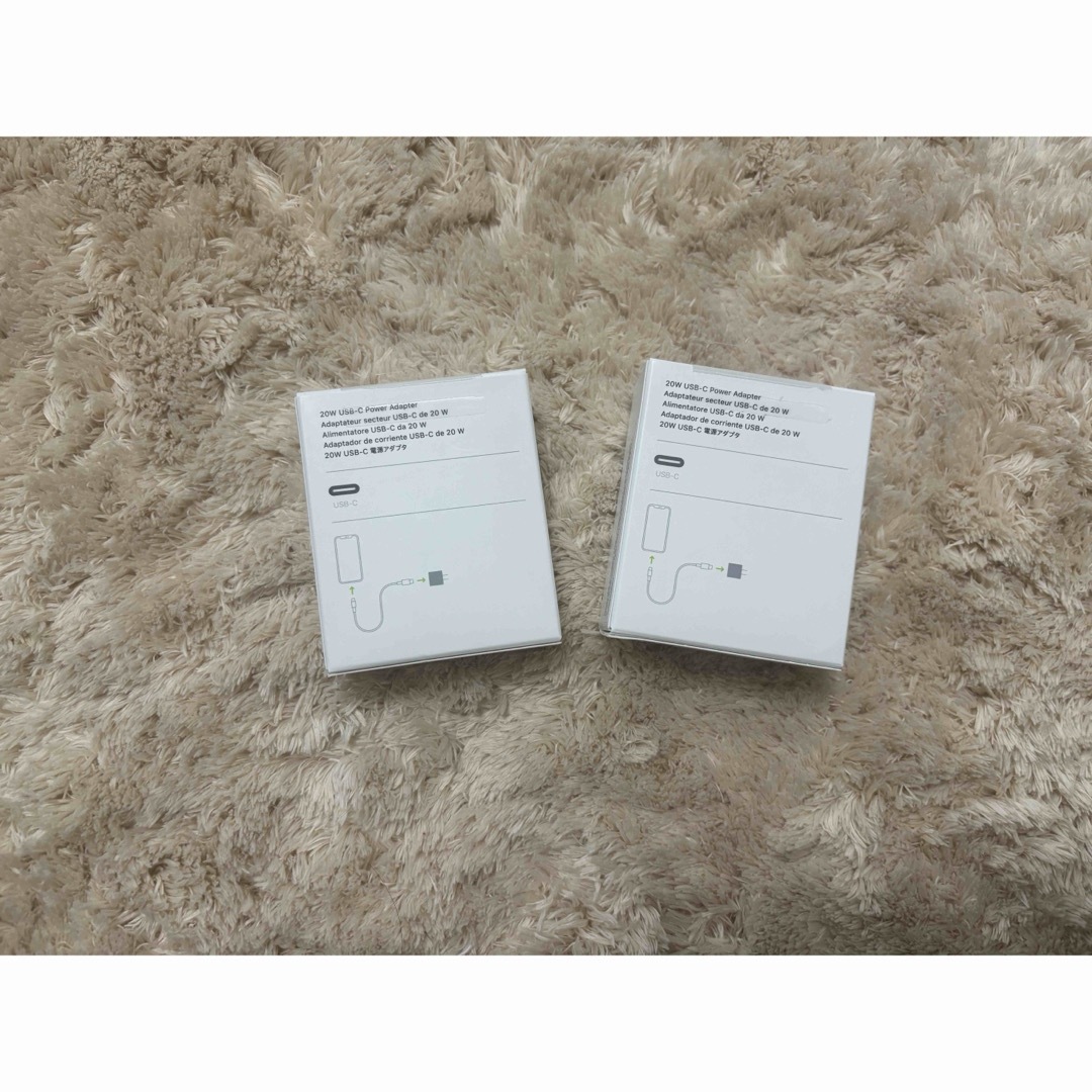 Apple(アップル)のAPPLE USB-C電源アダプタ MHJA3AM/A スマホ/家電/カメラのスマートフォン/携帯電話(バッテリー/充電器)の商品写真