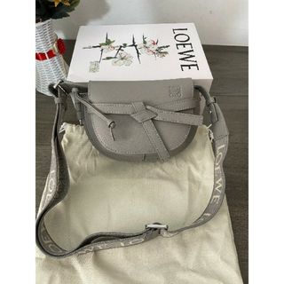 【LOEWE】ロエベ ナッパアイレ ハンドバッグ アナグラム 餃子型 レザー×ゴールド金具 /kt03930kw ゴールド