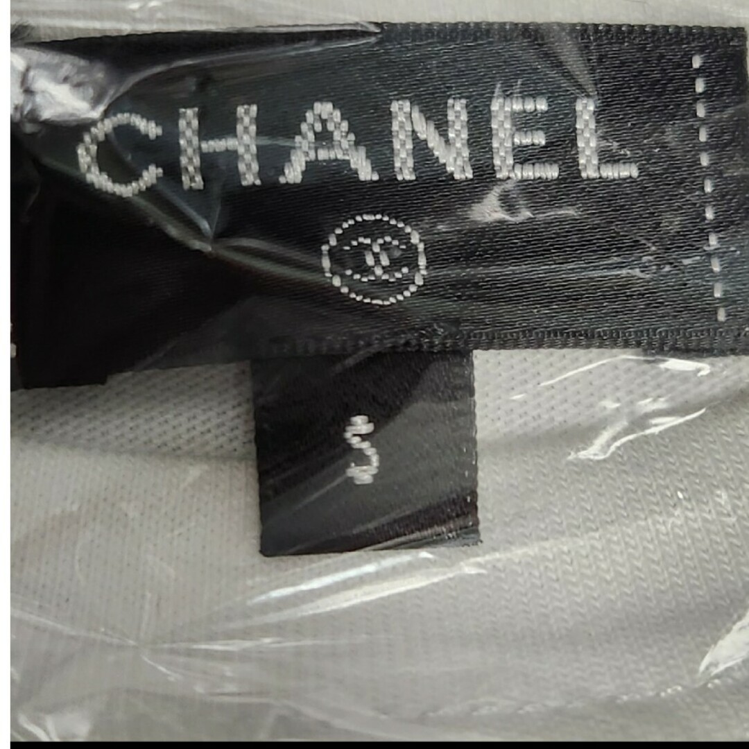 CHANEL(シャネル)のLUNA様専用♡CHANEL♡Tシャツ S レディースのトップス(Tシャツ(半袖/袖なし))の商品写真