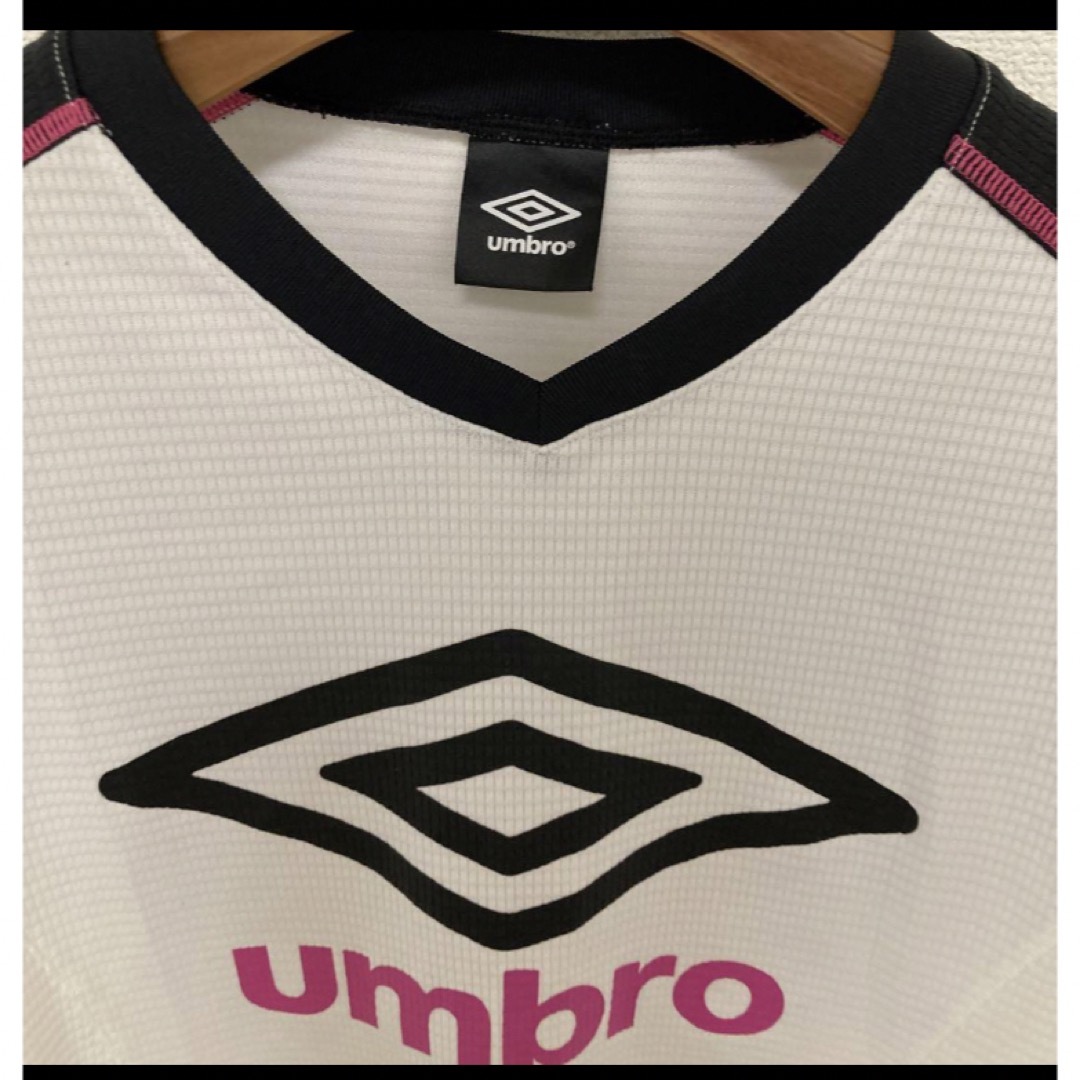 UMBRO(アンブロ)のumbro【アンブロ】トレーニングシャツ　Tシャツ サッカー　フットサル スポーツ/アウトドアのサッカー/フットサル(ウェア)の商品写真