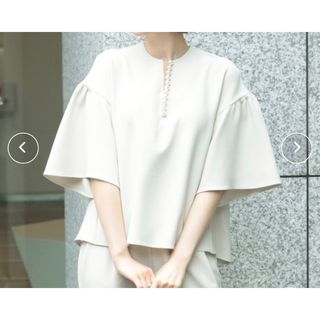 Jines - Jines ブラウスとパンツのセットアップ ライトベージュの通販