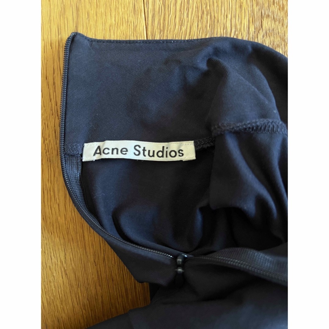 Acne Studios(アクネストゥディオズ)のAcne Studios コットンストレッチ ハイネック プルオーバー ネイビー レディースのトップス(カットソー(長袖/七分))の商品写真