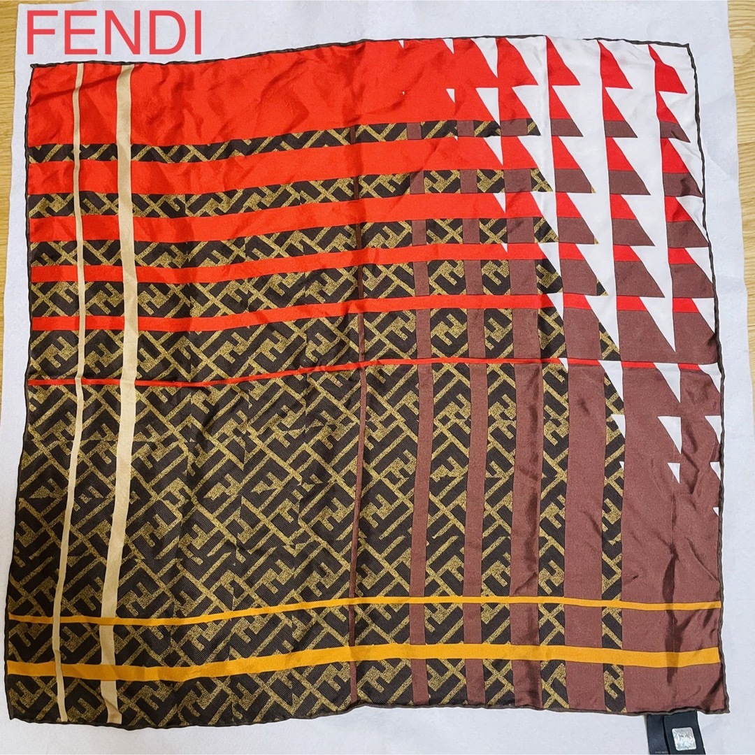 希少 FENDI フェンディ スカーフ ズッカ柄 シルク イタリア製-