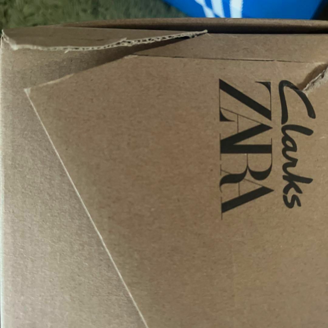 ZARA ザラClarks レディース ソフトヌバックレザーシューズ ZARA ザラClarks レディース ソフトヌバックレザーシューズ