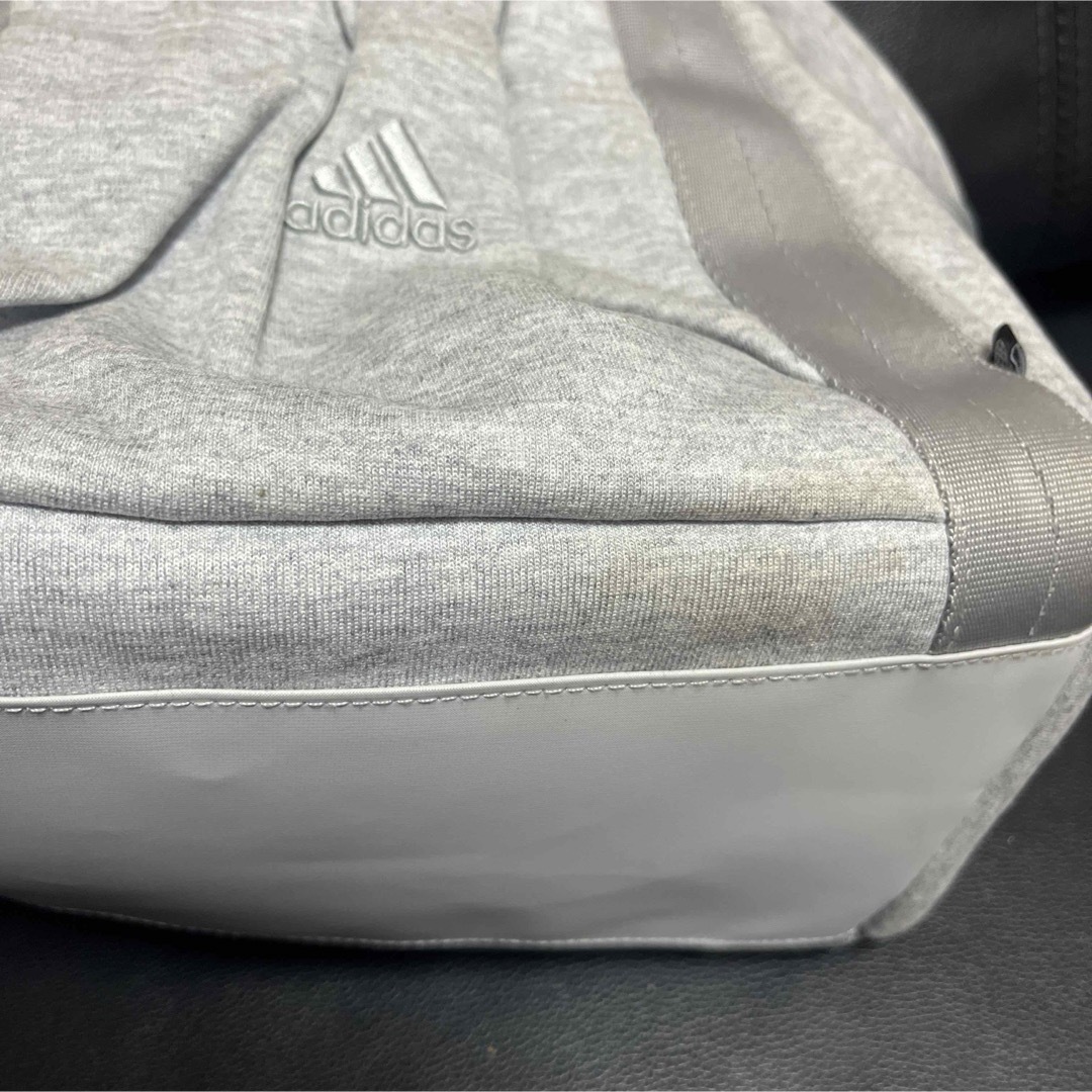 adidas(アディダス)のadidasアディダス トートバッグ  スウェットグレー レディースのバッグ(トートバッグ)の商品写真