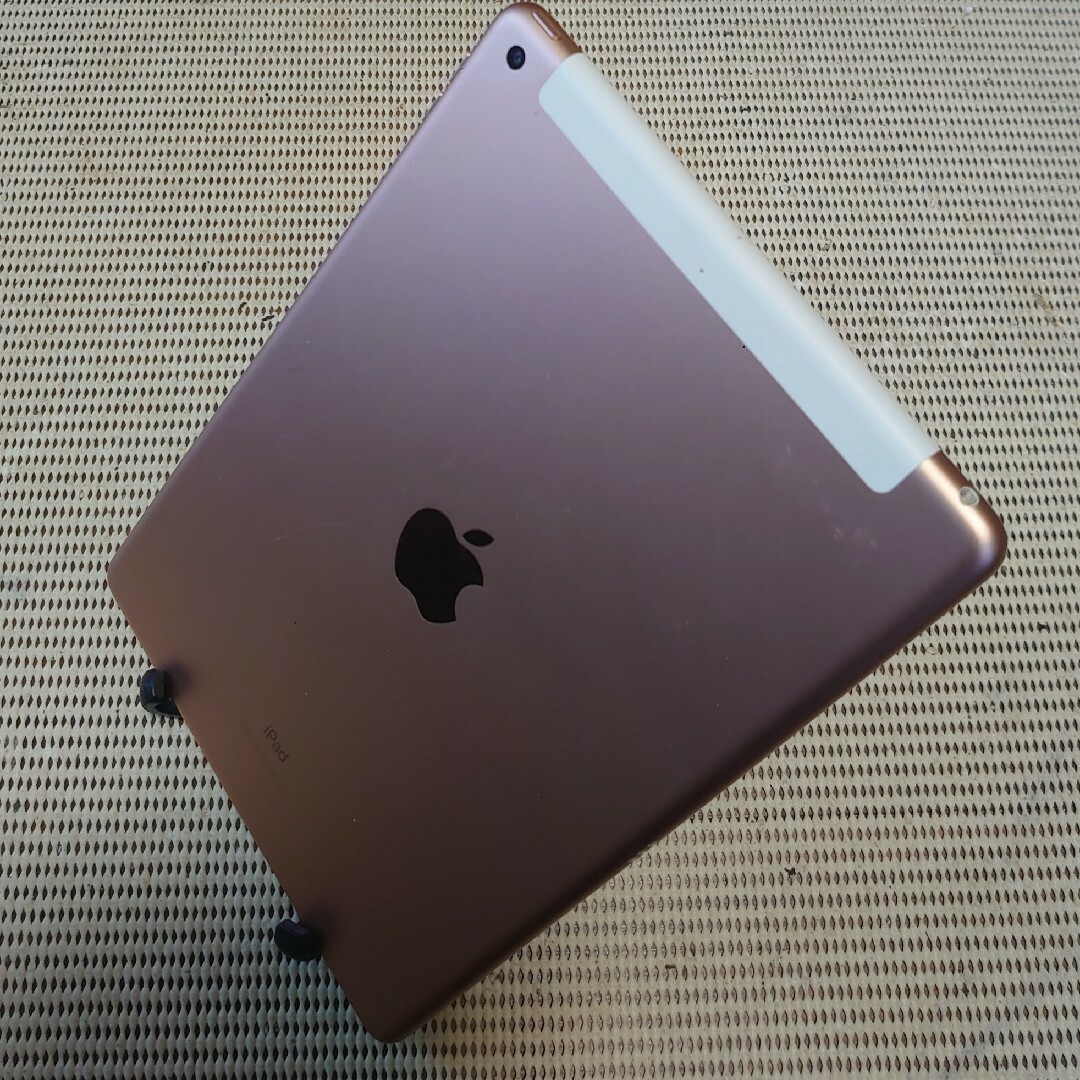 iPad - MMDFW 動作品iPad第7世代(A2198)本体32GB送料込ジャンク品の