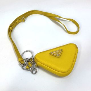 プラダ(PRADA)のプラダ PRADA Re Nylon トライアングル 2TT140 三角 プレート ネックストラップ付 キーリング ポーチ ナイロン イエロー 未使用(その他)