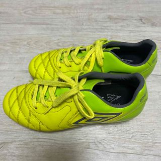 アンブロ(UMBRO)の【美品】UMBRO アンブロ　スパイク　22.5cm(シューズ)