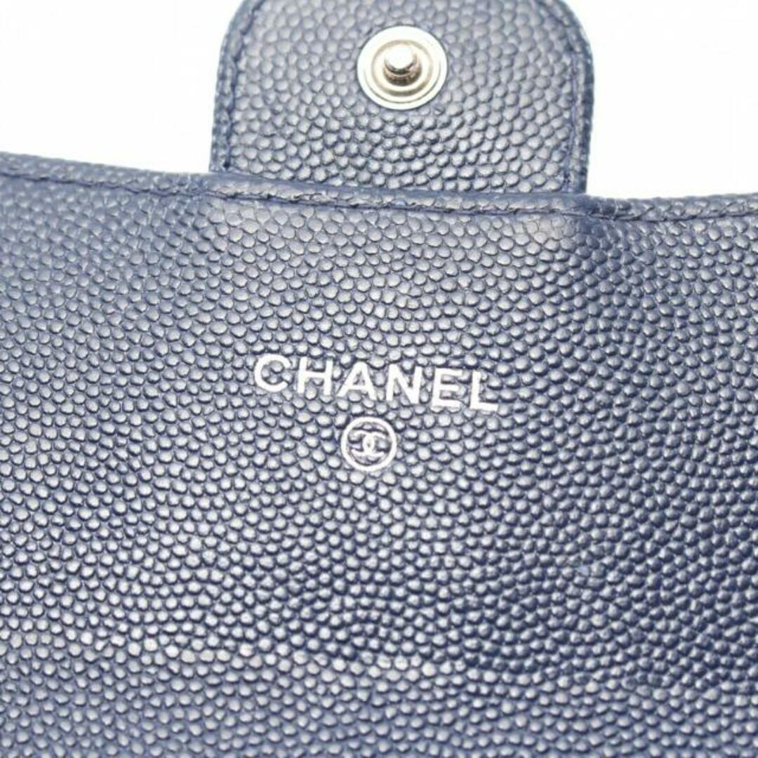 CHANEL(シャネル)のマトラッセ 二つ折り長財布 キャビアスキン ネイビー シルバー金具 レディースのファッション小物(財布)の商品写真