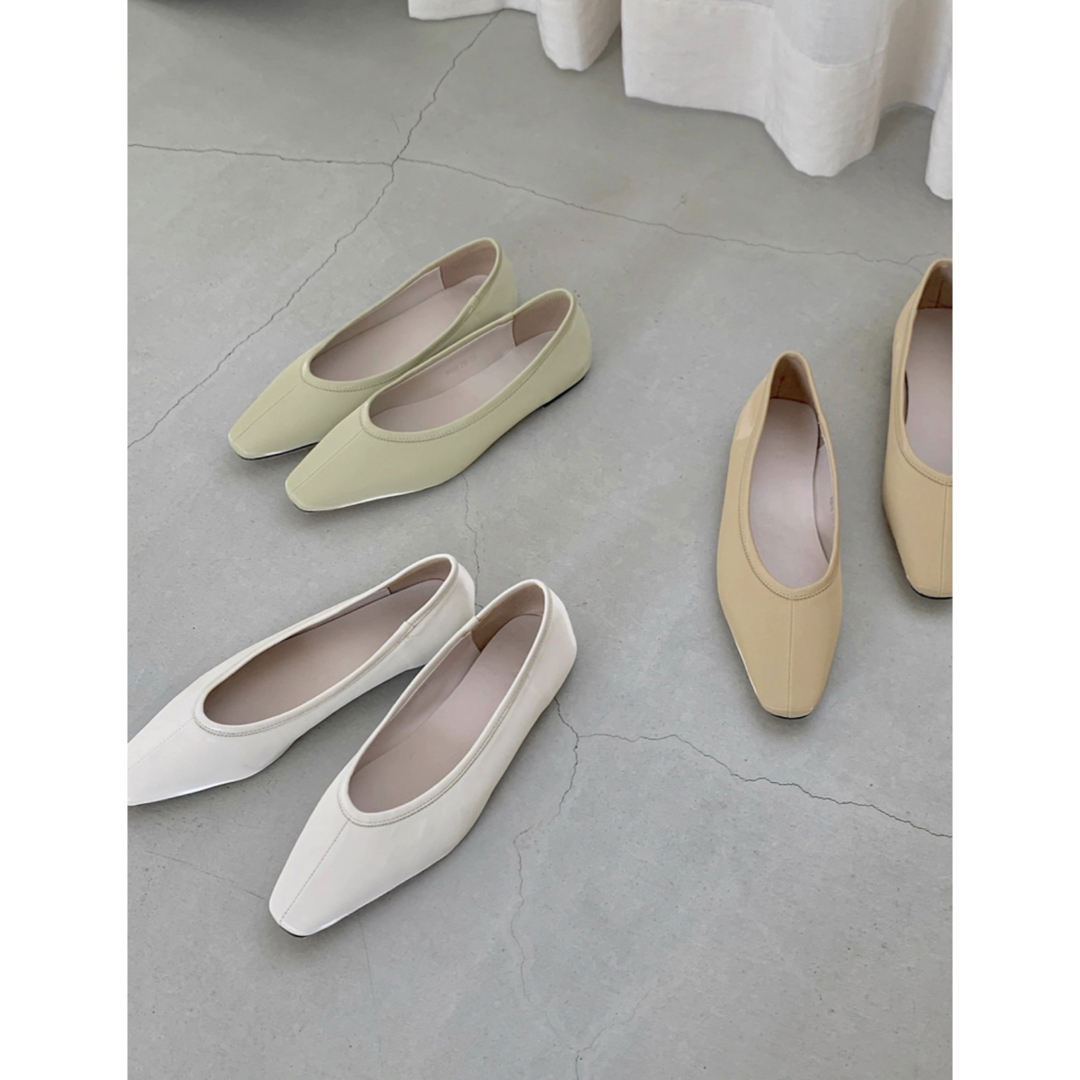 【新品未使用】shining enamel flat shoes