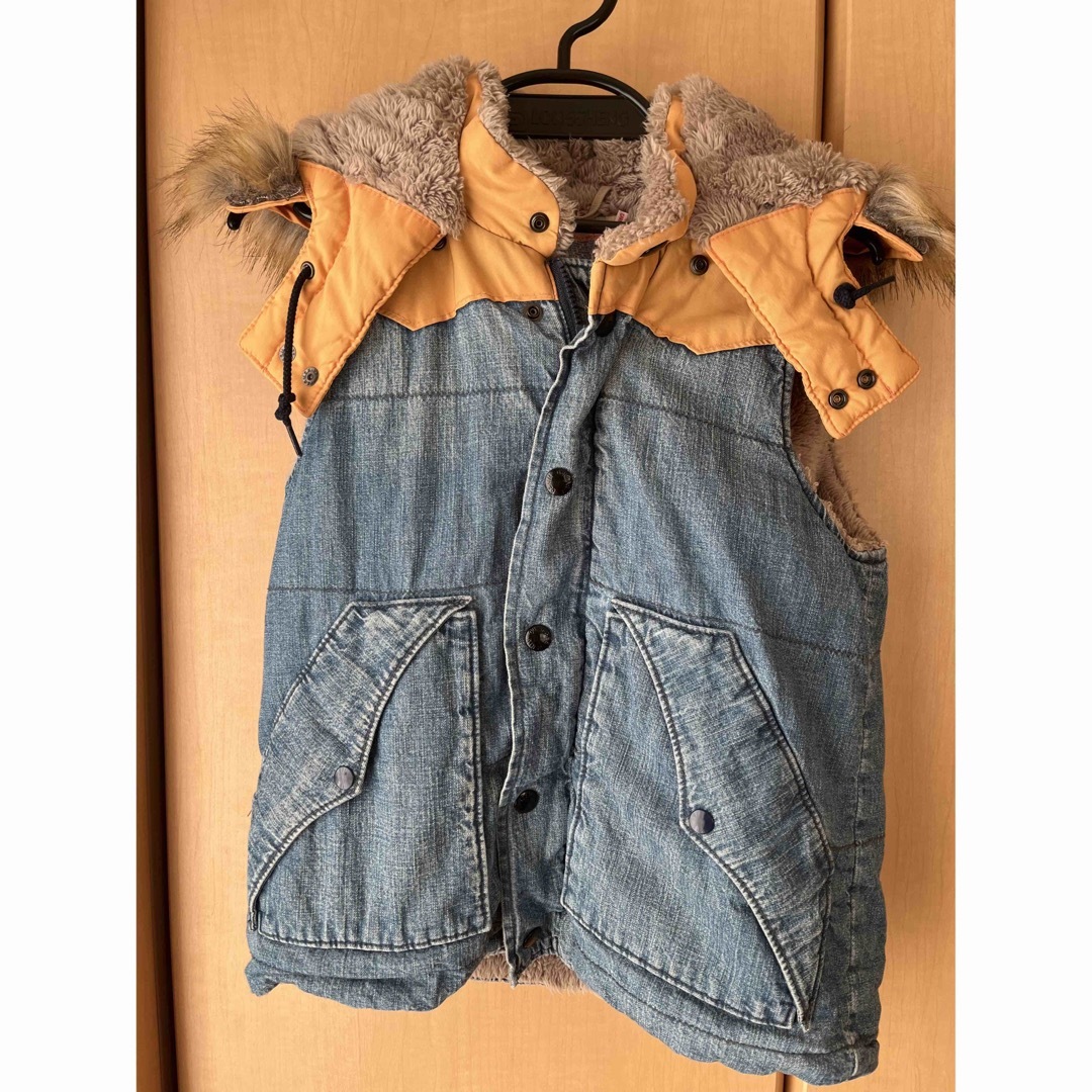 DENIM DUNGAREE(デニムダンガリー)の★デニム&ダンガリー  ベスト　　140㌢★ キッズ/ベビー/マタニティのキッズ服女の子用(90cm~)(ジャケット/上着)の商品写真