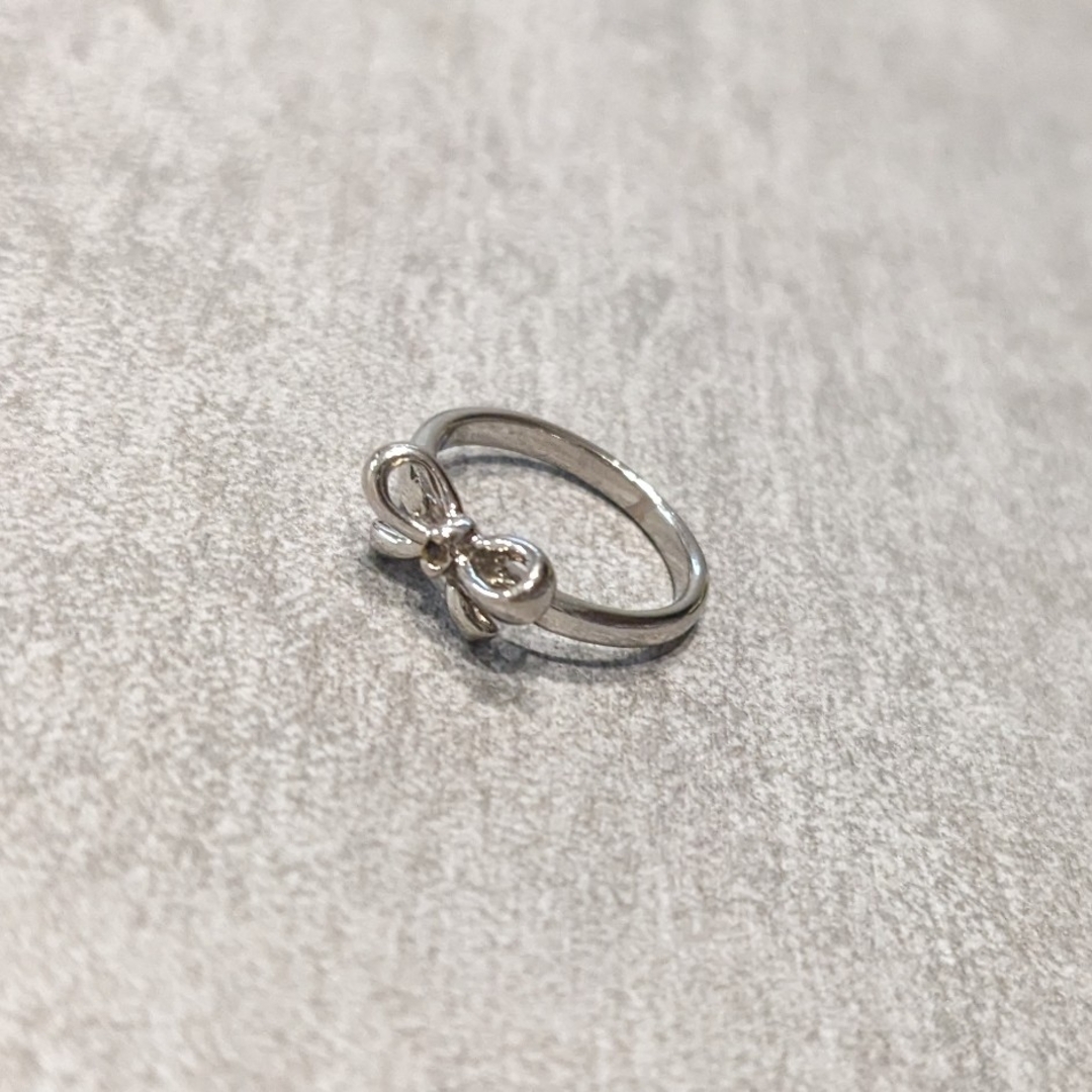 リボン　指輪 レディースのアクセサリー(リング(指輪))の商品写真