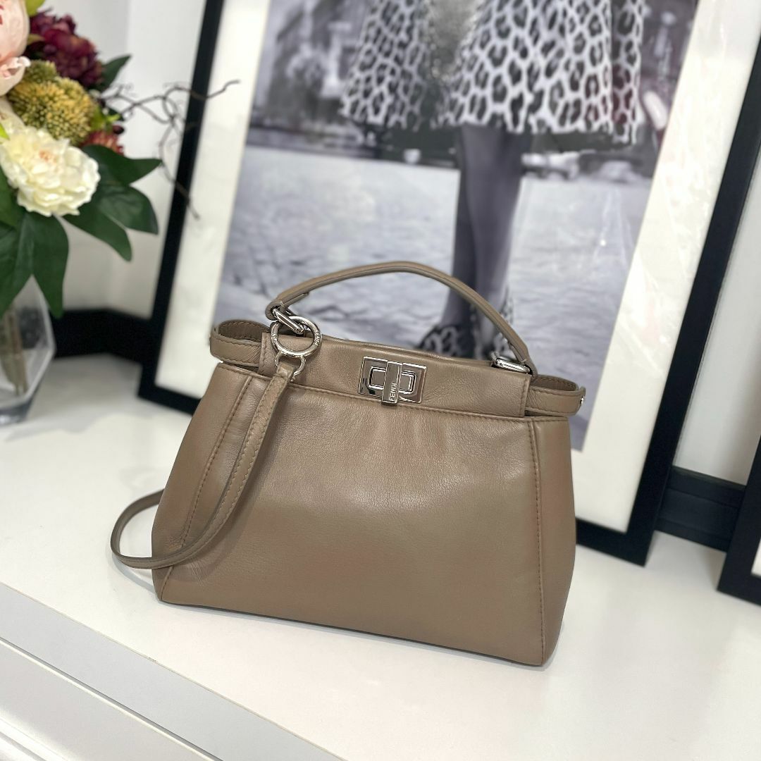 美品 FENDI フェンディ ミニピーカブー 2wayバッグ グレージュ