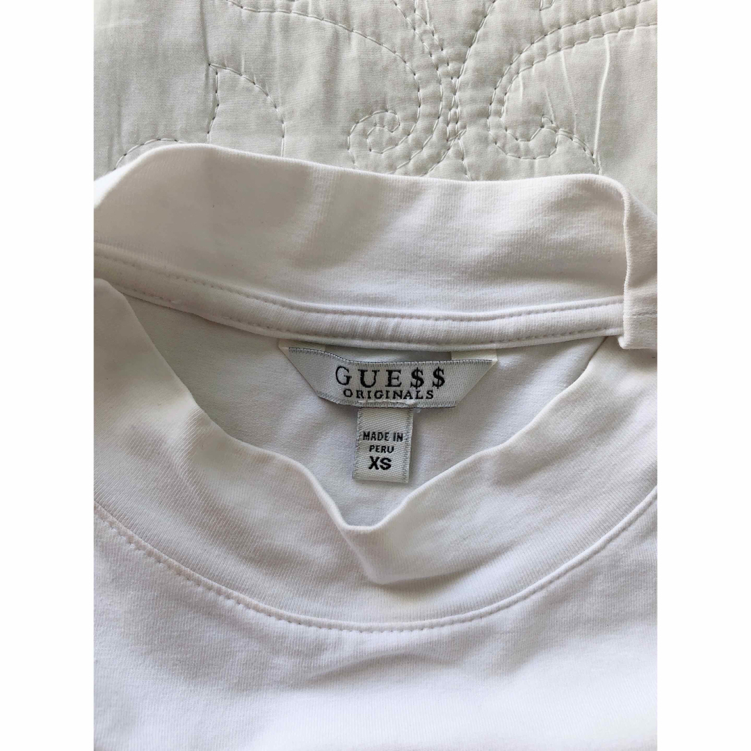 GUESS(ゲス)のGUESS ショート丈 Tシャツ レディースのトップス(Tシャツ(半袖/袖なし))の商品写真