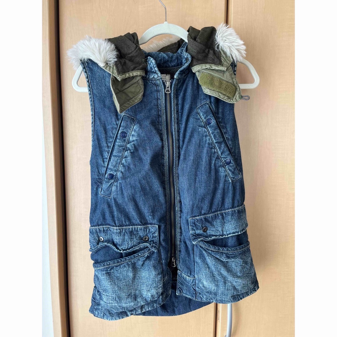 DENIM DUNGAREE(デニムダンガリー)の★デニム＆ダンガリー  ボアベスト　160㌢★ レディースのジャケット/アウター(その他)の商品写真