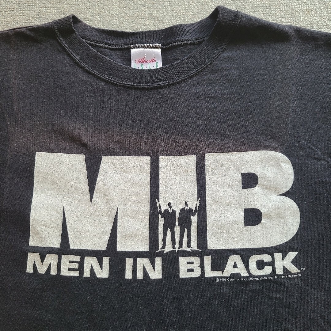90s vintage "MEN IN BLACK" teeL肩幅