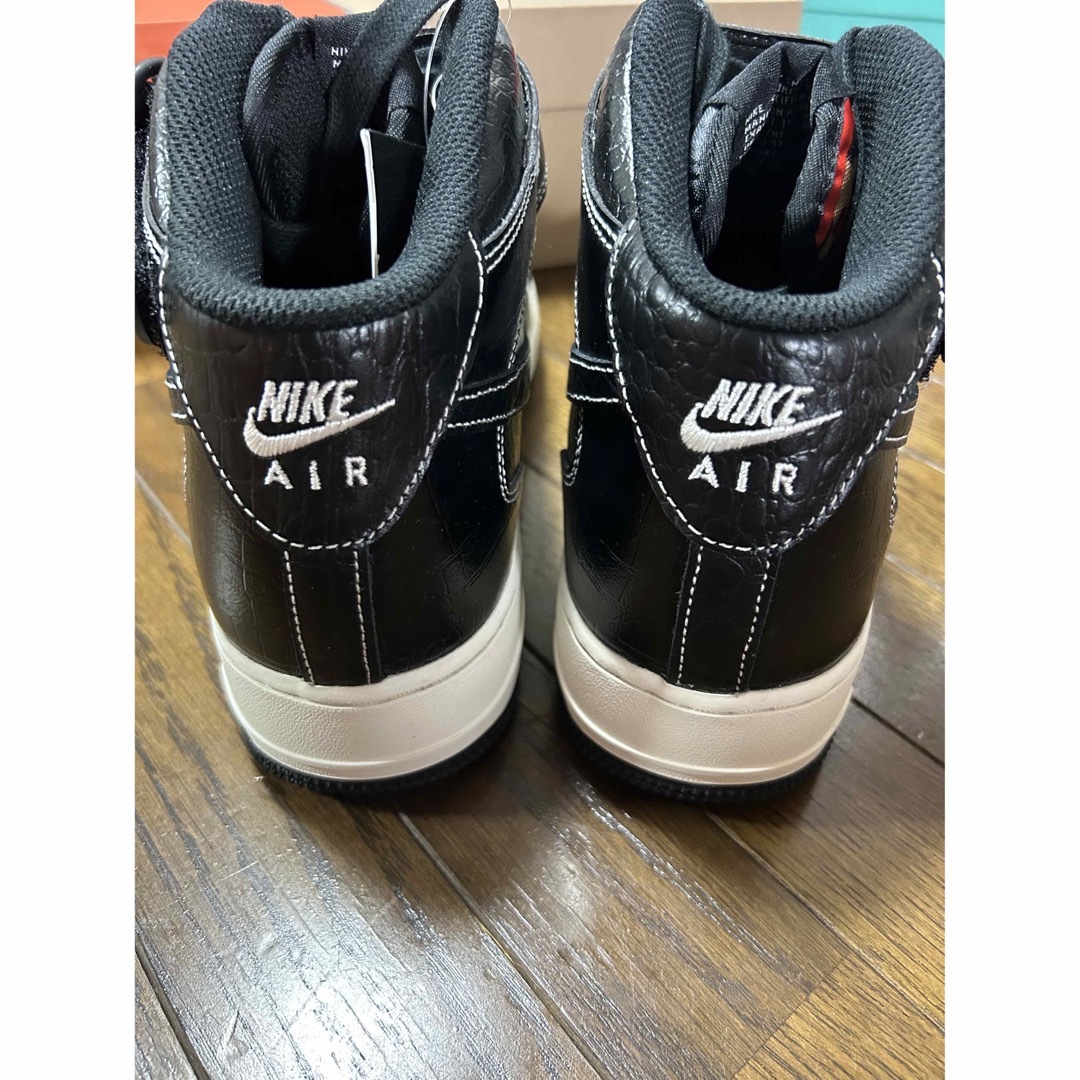 新品未使用 NIKE AIR FORCE 1 MID 07 LV8