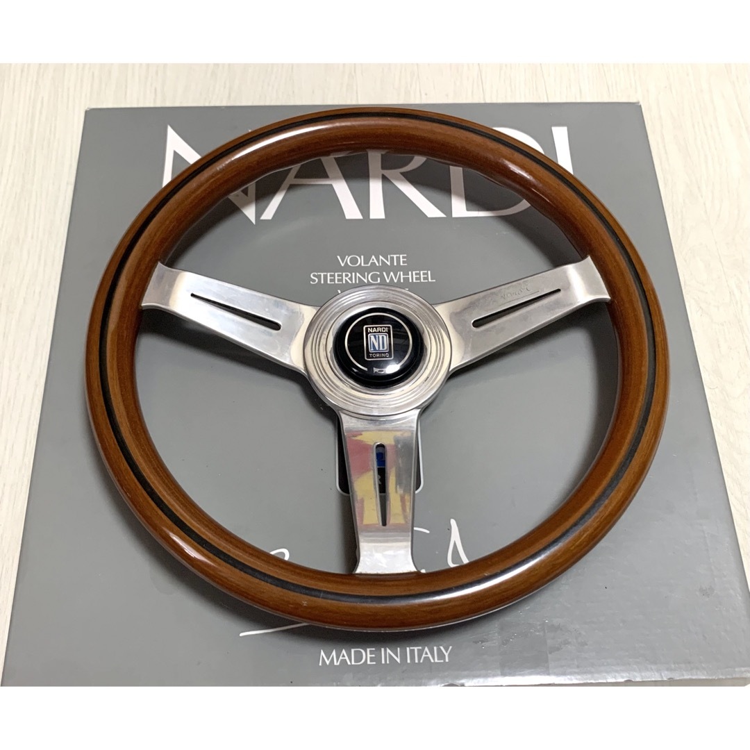 美品【NARDI Classic】32.5Φ ウッドステアリング　即決大歓迎自動車