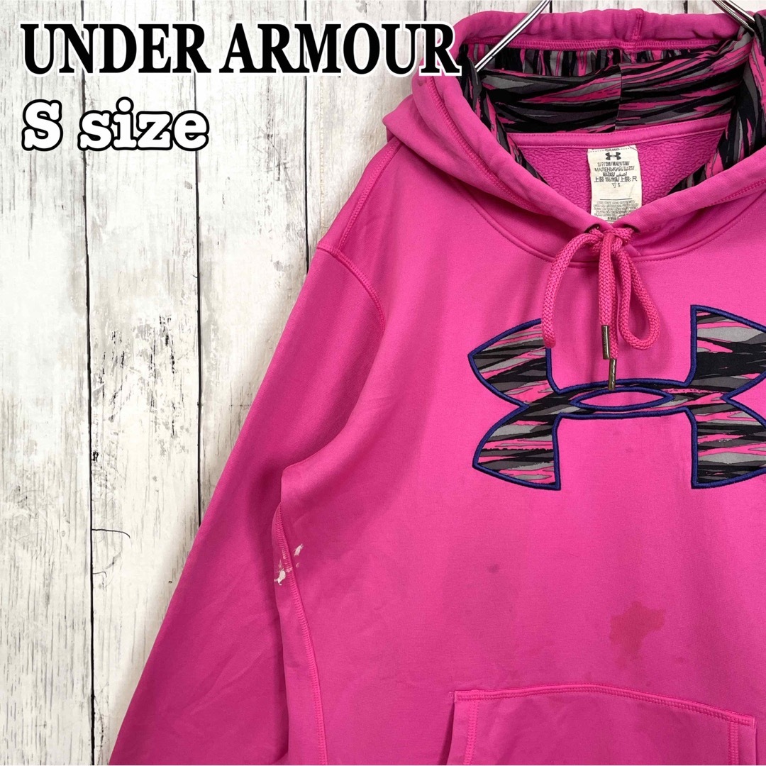 UNDER ARMOUR(アンダーアーマー)のアンダーアーマー プルオーバー トラックジャケット デカロゴ ピンク 海外古着 メンズのトップス(ジャージ)の商品写真