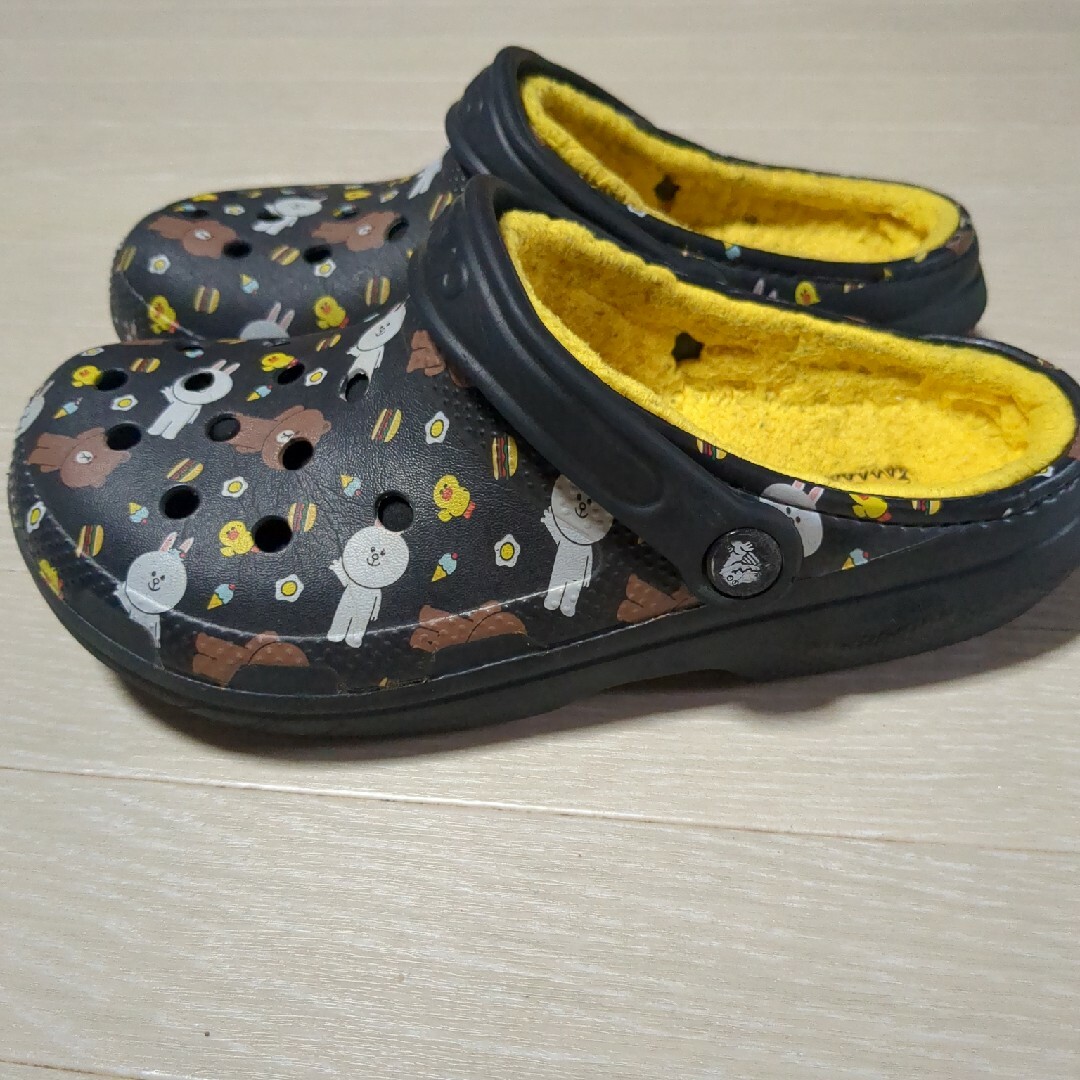 crocs(クロックス)のLINE　コラボ　クロックス　コニー レディースの靴/シューズ(サンダル)の商品写真