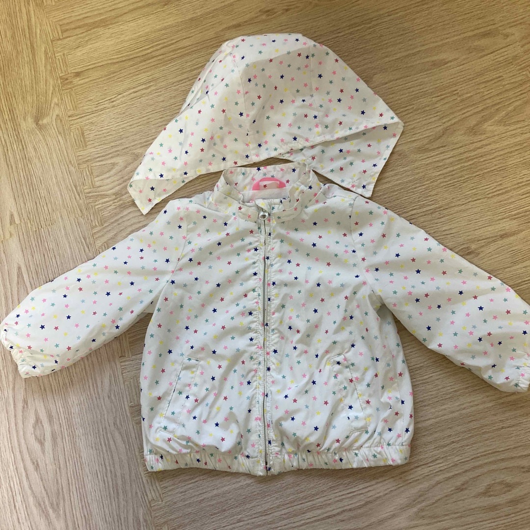 babyGAP(ベビーギャップ)のGAP ベビー　ウインドブレーカー　80 キッズ/ベビー/マタニティのベビー服(~85cm)(ジャケット/コート)の商品写真